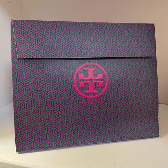 ⭐️FWP Tory Burch Gift Bag - see FWP offer below - Picture 1 of 10